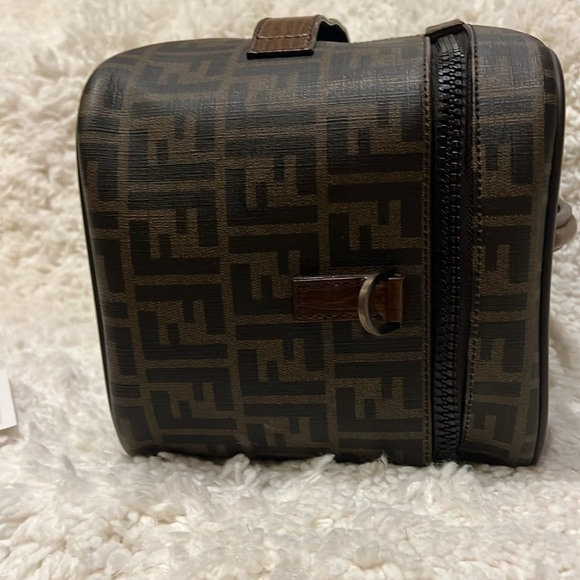 Fendi travel makeup / Train case - Picture 6 of 15